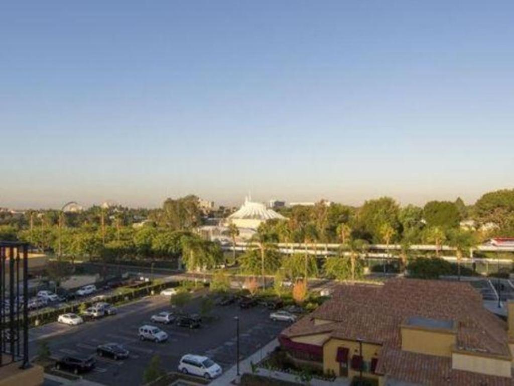 Courtyard Anaheim Theme Park Entrance Hotel Exterior foto